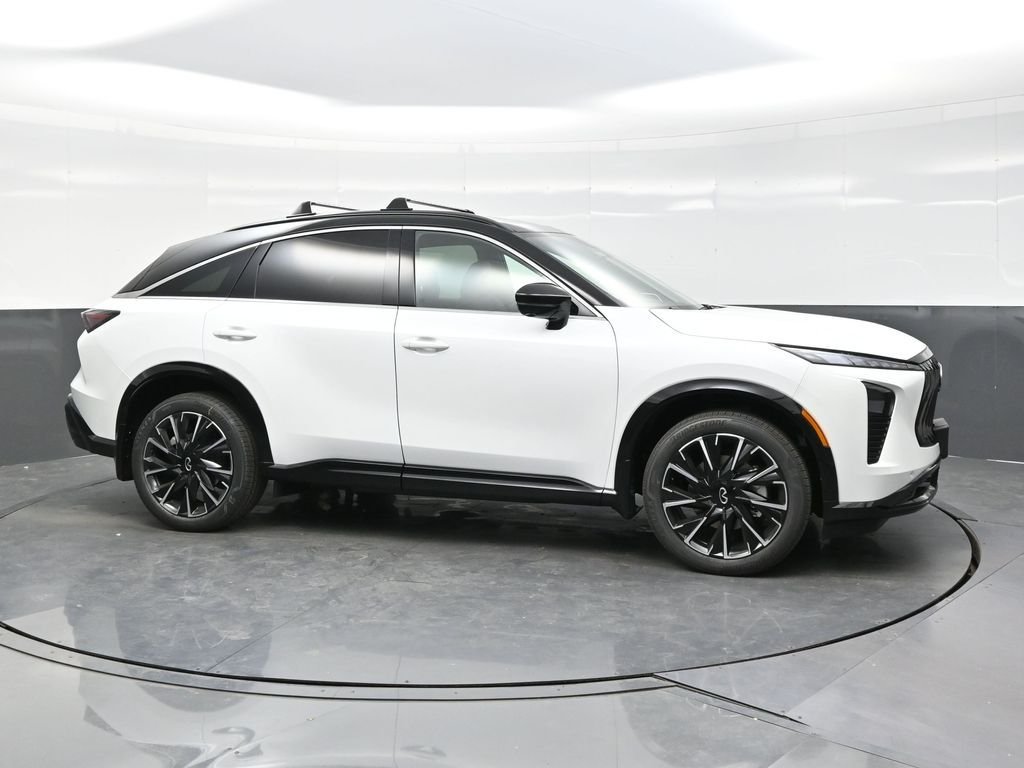 New 2027 2T RAD WHT INFINITI Autograph AWD image 8