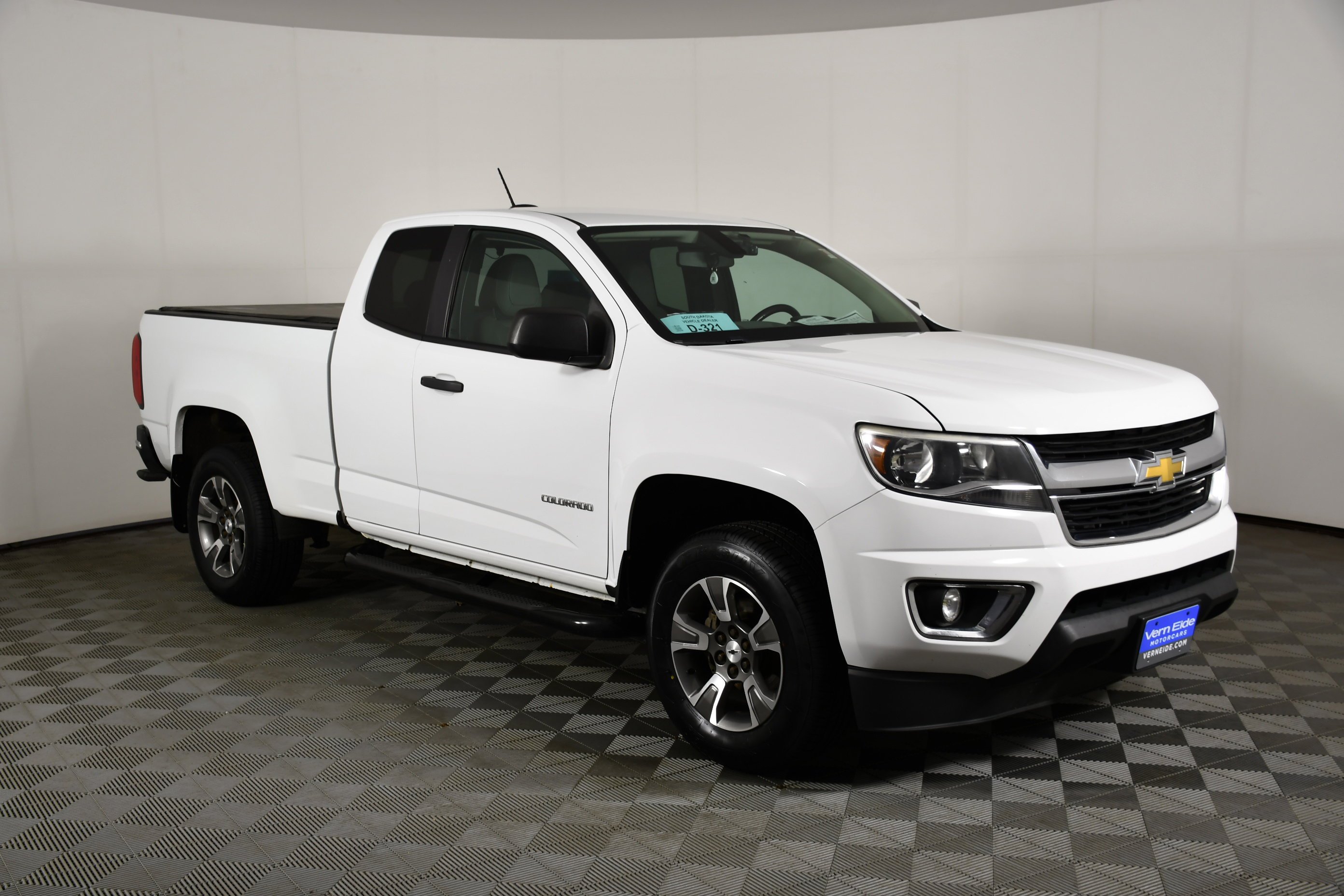 Used 2015 Summit White Chevrolet 2WD WT image 4