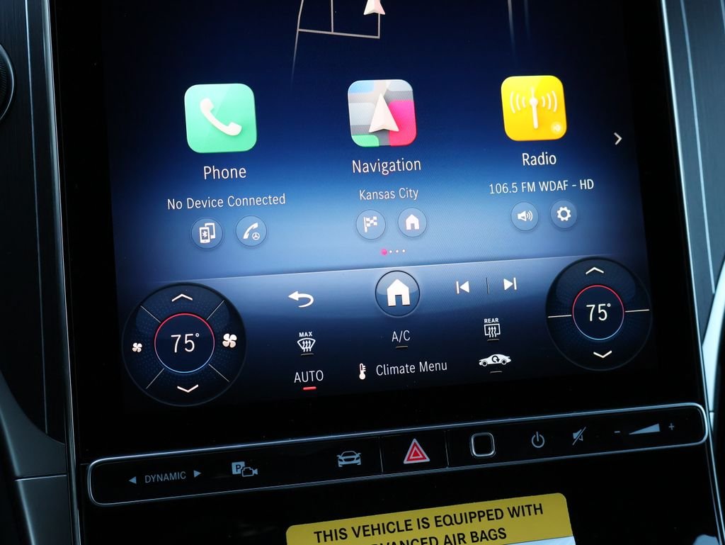 New 2026 Black Mercedes-Benz GLC 300 image 27