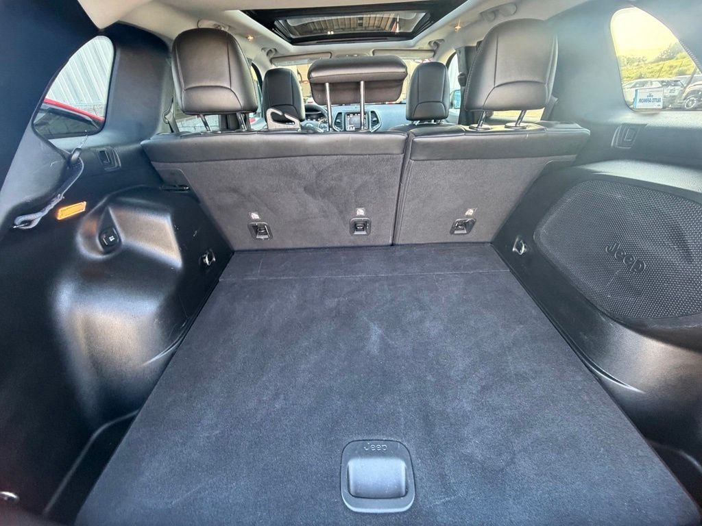 Used 2022 Bright White Clearcoat Jeep Latitude Lux image 49