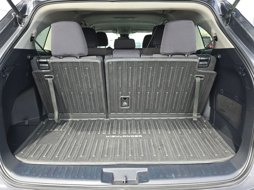 Used 2023 Gray Toyota L image 21