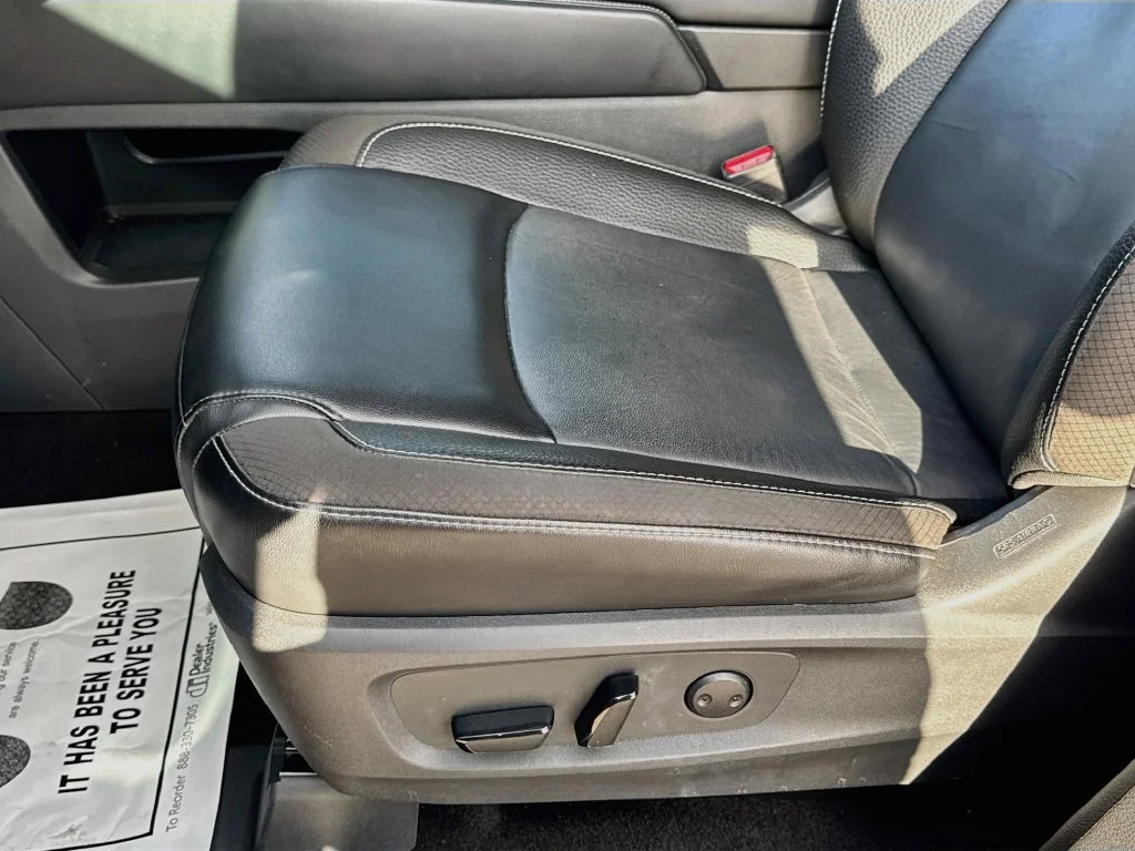 Used 2024 Red Nissan SL image 23