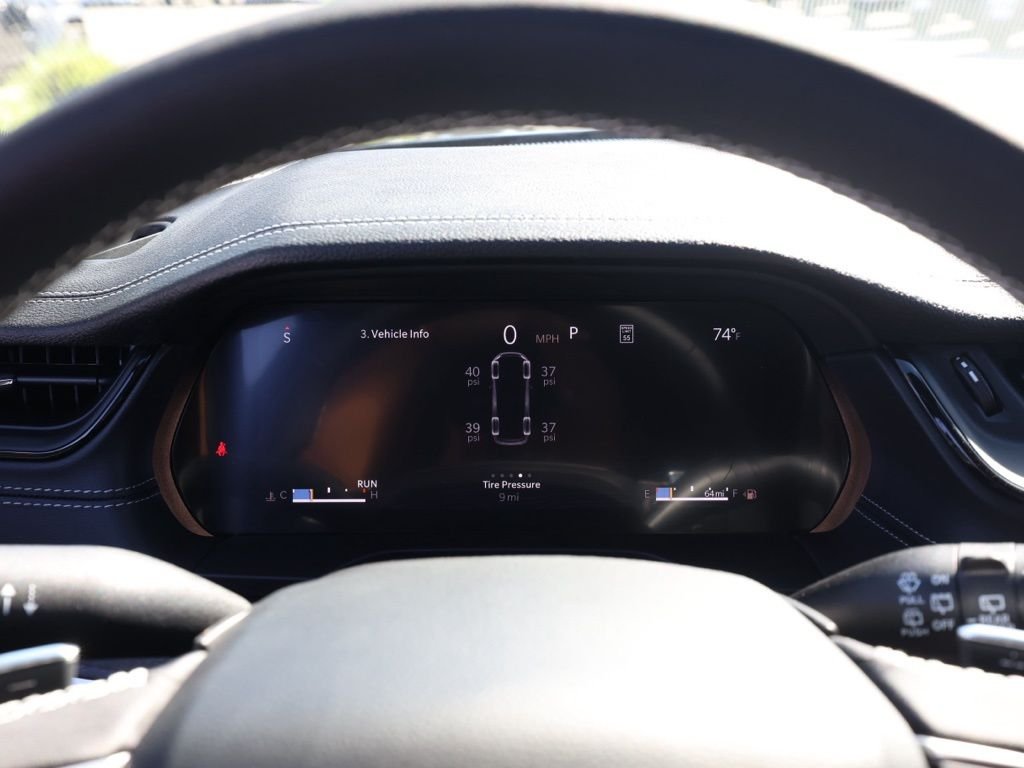 New 2026 Diamond Black Crystal Pearl-Coat Exterior Paint Jeep Limited image 27