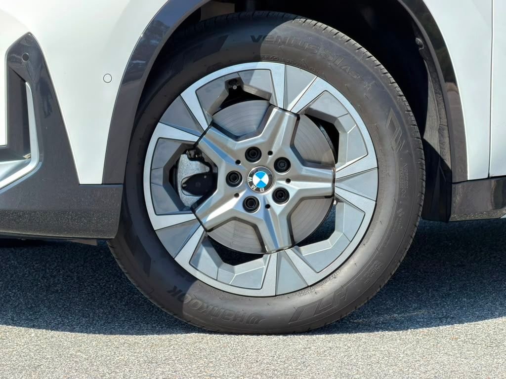 Certified Used 2026 Alpine White BMW xDrive28i image 10
