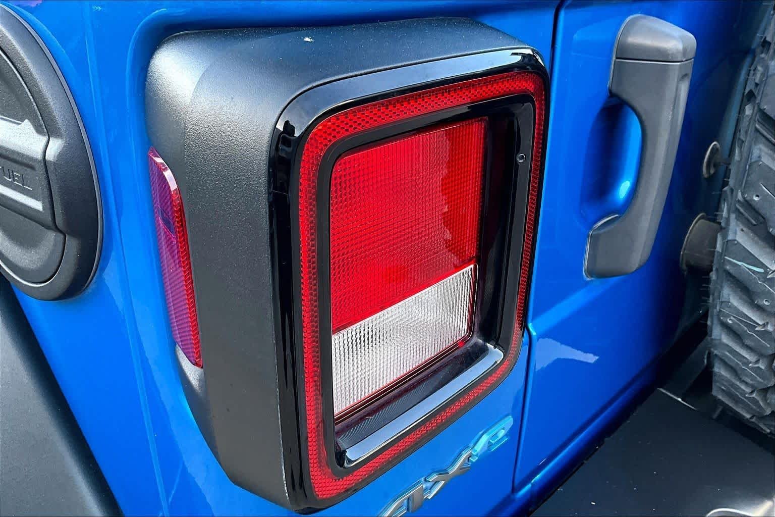 Used 2023 Hydro Blue Pearlcoat Jeep  image 27