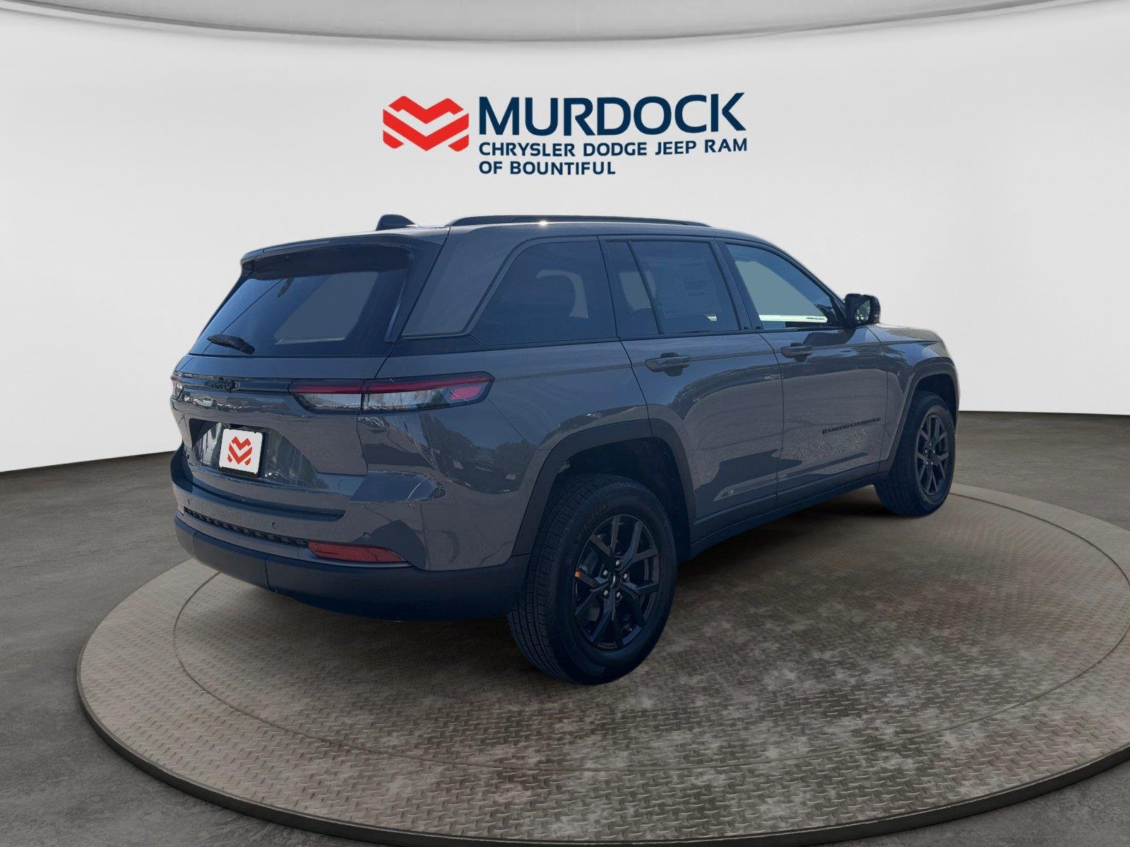 New 2027 Sting-Gray Clear-Coat Paint Jeep Laredo Altitude image 10