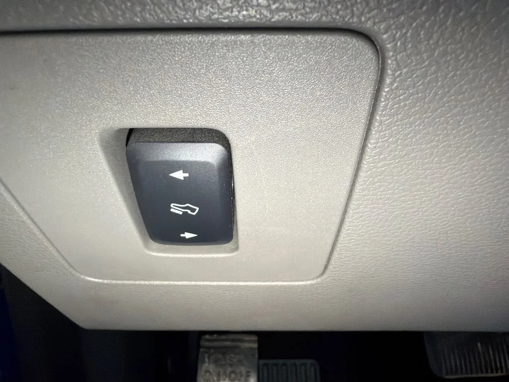 Used 2017 LIGHTNING BLUE Ford XLT image 19