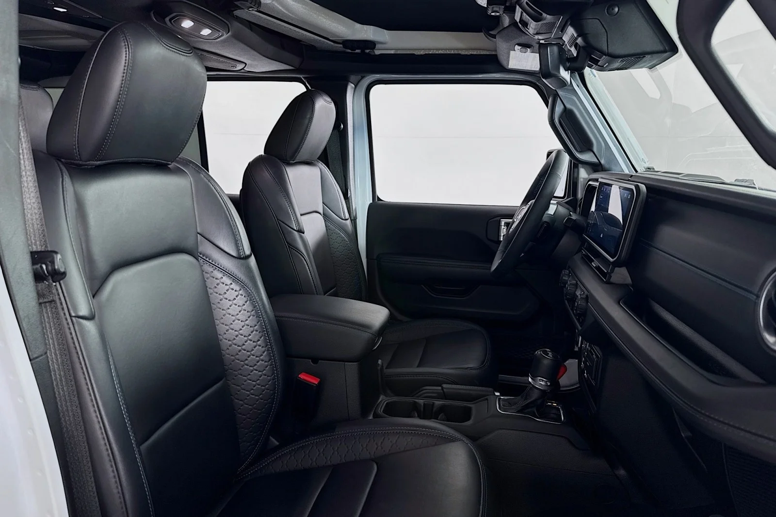 Used 2024 BRIGHT WHITE Jeep High Altitude image 7