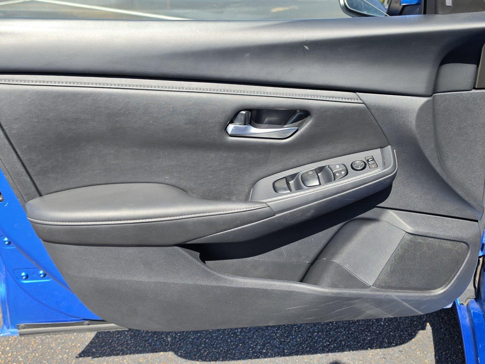 Used 2025 Electric Blue Metallic Nissan SV image 15