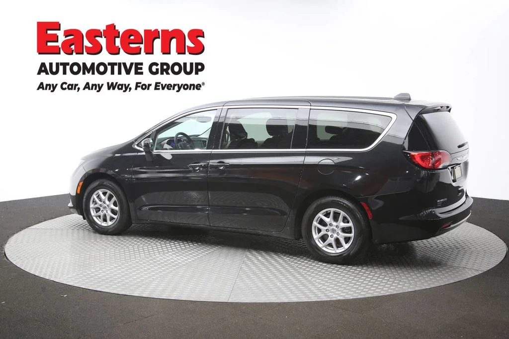 Used 2024 Black Chrysler LX image 63