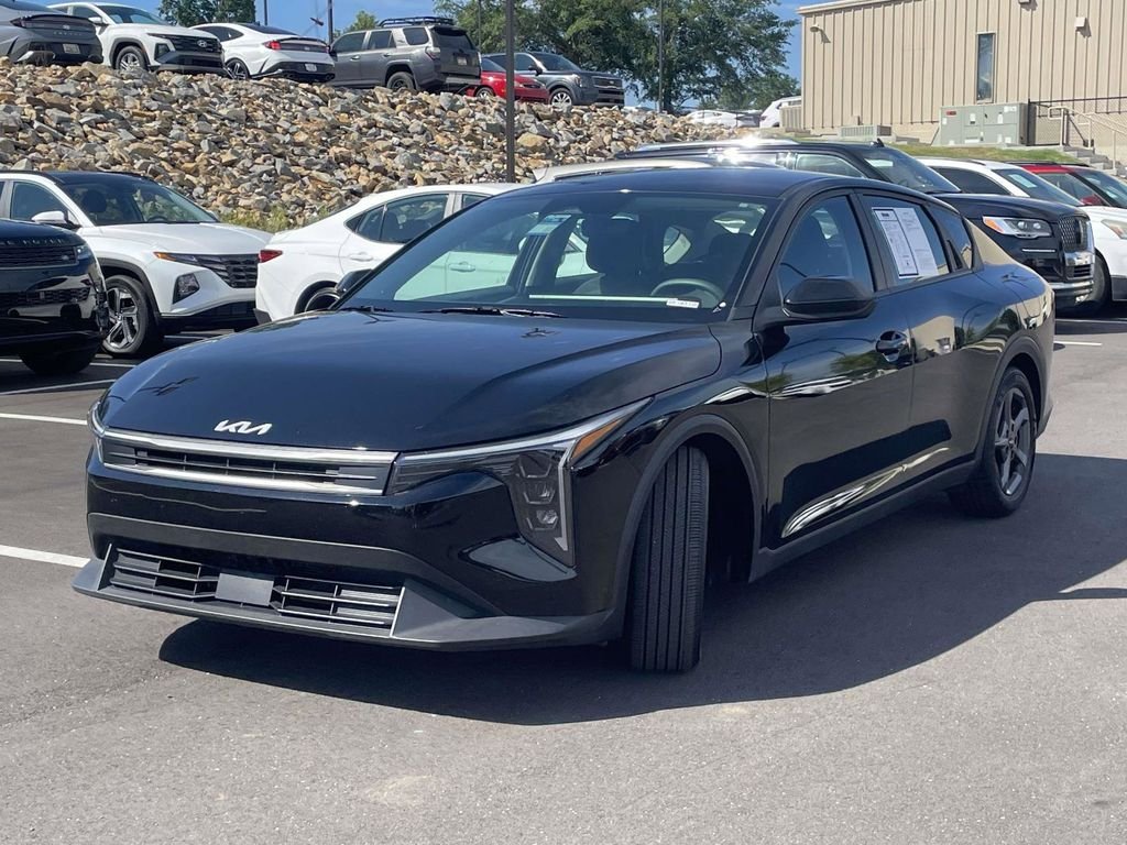 Used 2025 Black Kia LXS image 7