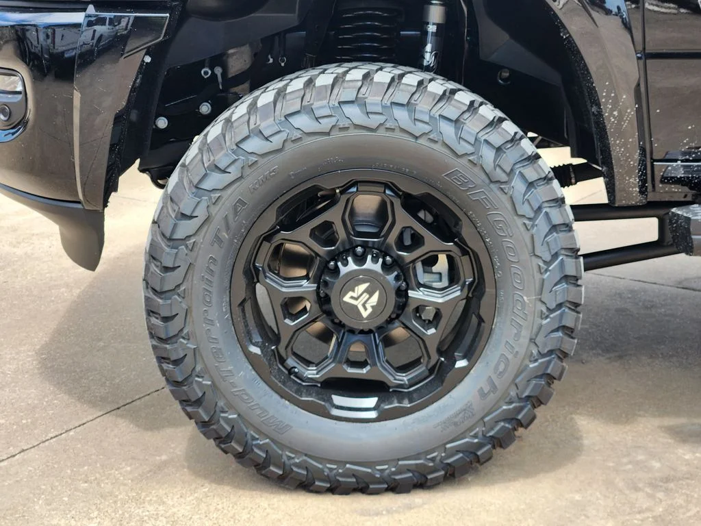 New 2026 Diamond Black Crystal Pearl-Coat Exterior Paint RAM Big Horn Rocky Ridge image 7