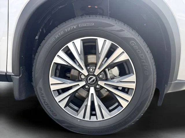 Used 2023 Silver Nissan SV image 25