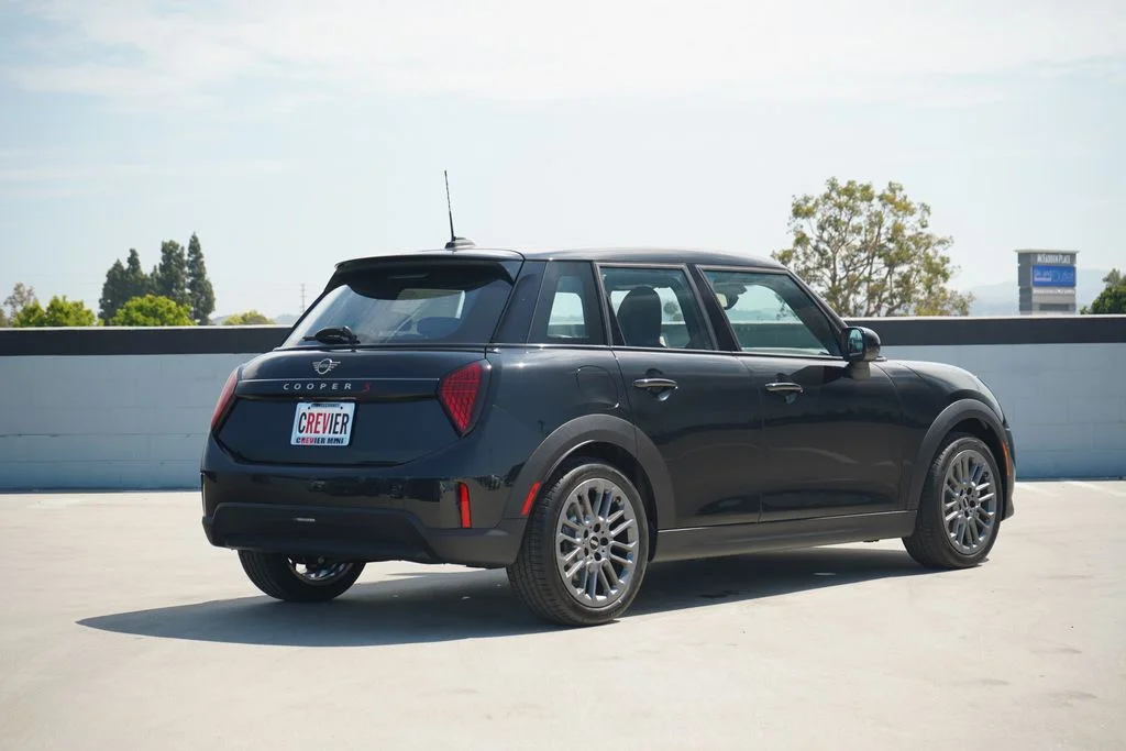 New 2026 Black MINI Signature Plus image 3
