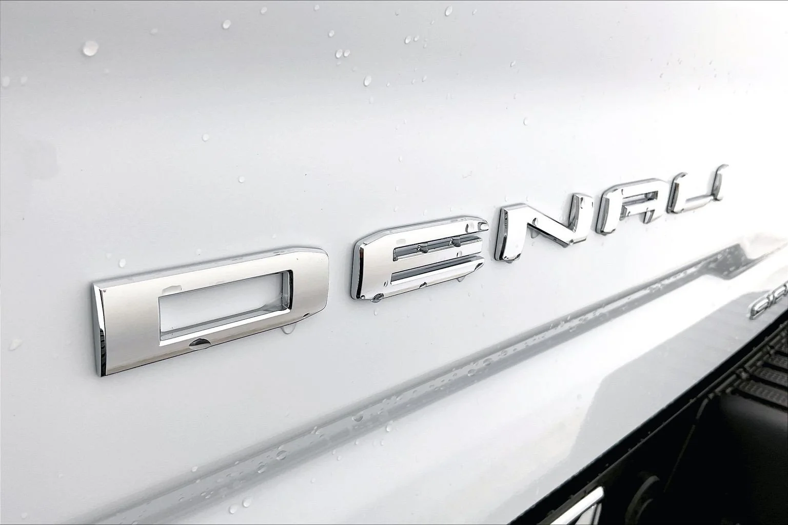 New 2026 Glacier White Tricoat GMC Denali Ultimate image 17