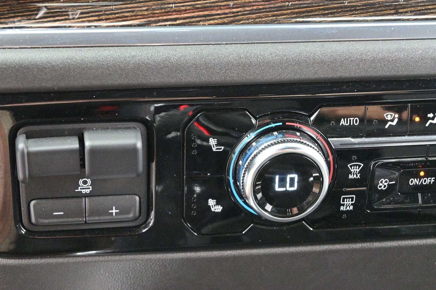 Used 2024 Summit White GMC Elevation image 23