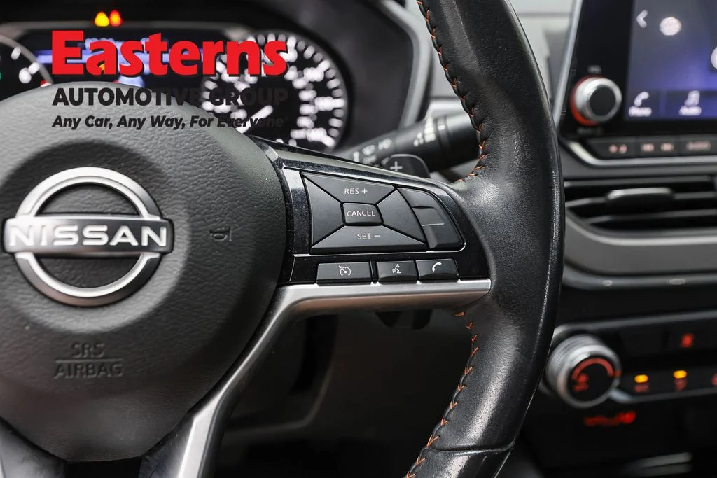 Used 2024 White Nissan 2.5 SR image 16