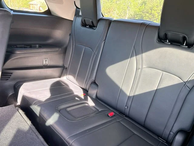 Used 2023 Silver INFINITI LUXE image 27