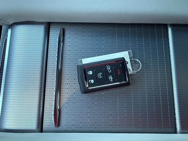 New 2027 Blue Jeep Overland image 31