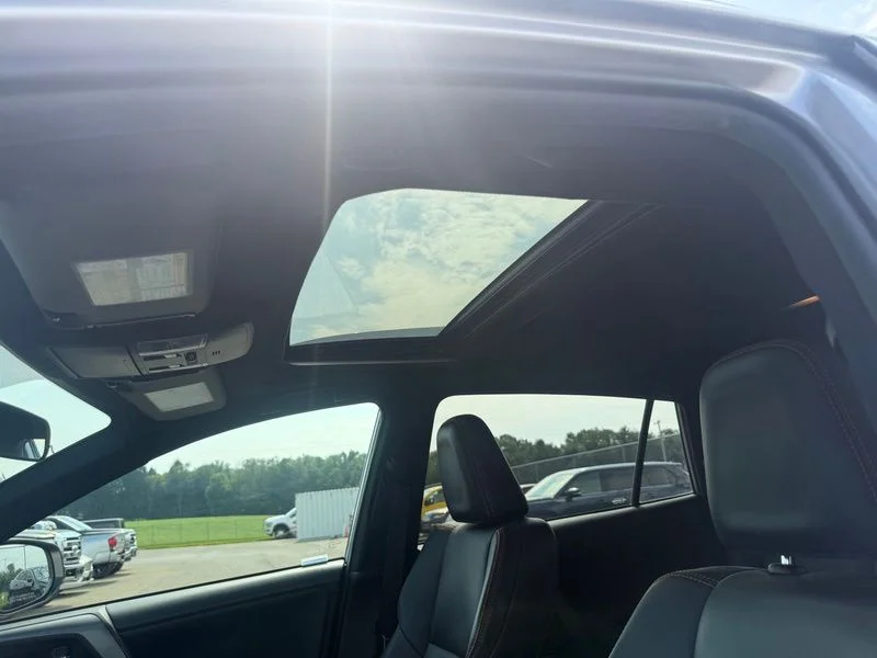 Used 2016 Silver Toyota SE image 6