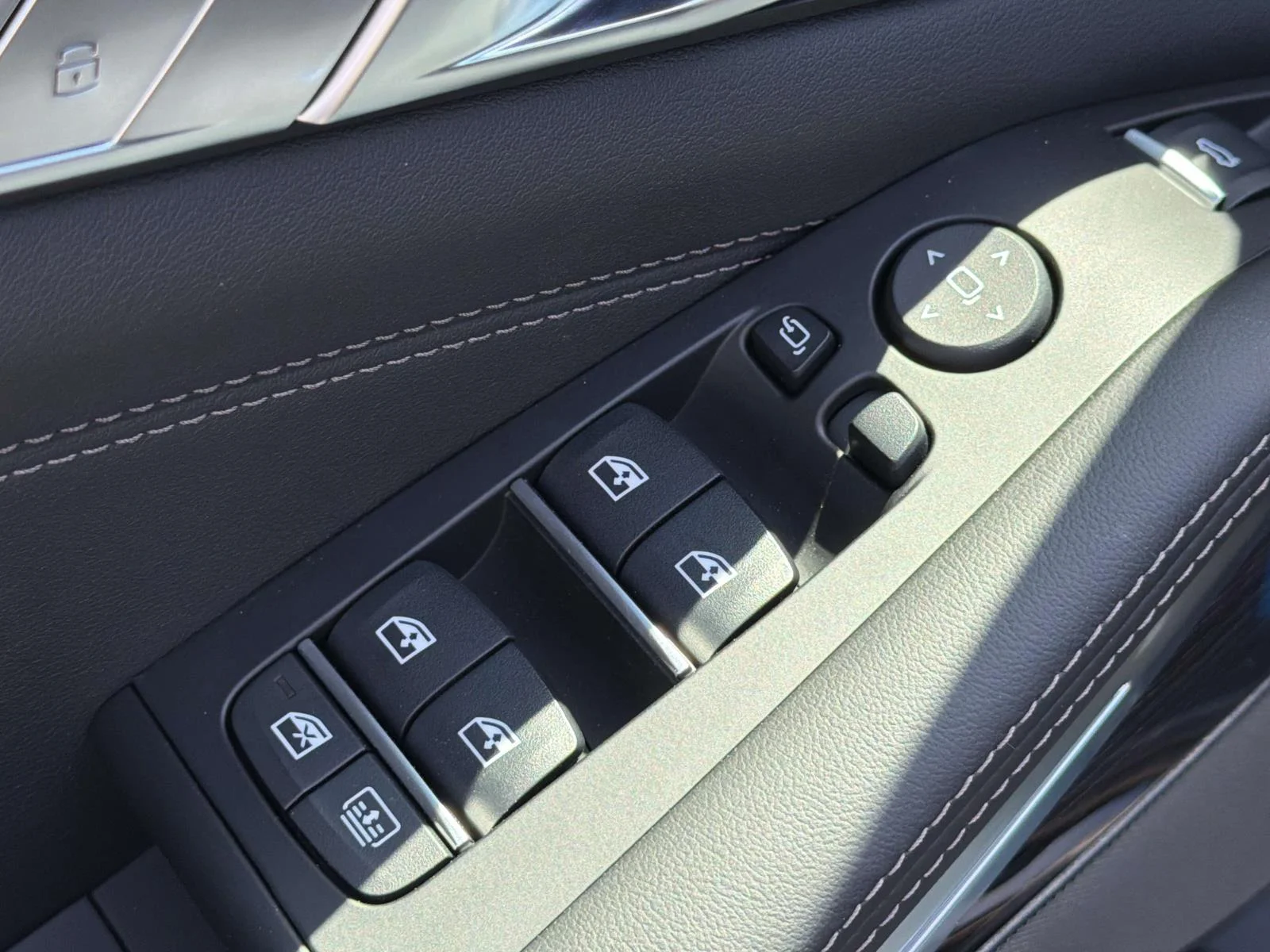 New 2026 Black Sapphire Metallic BMW M60i Sports Activity Vehicle image 22