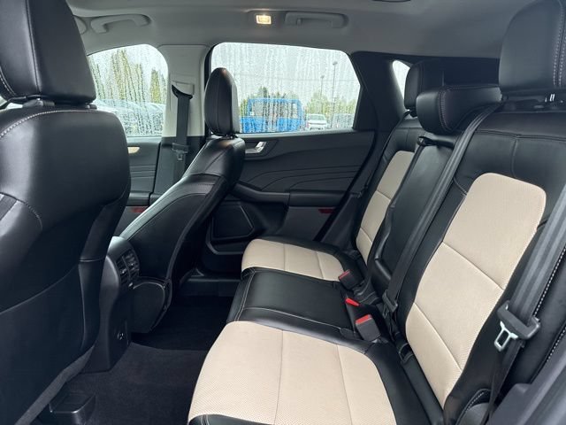 Used 2022 Black Metallic Ford Titanium image 16