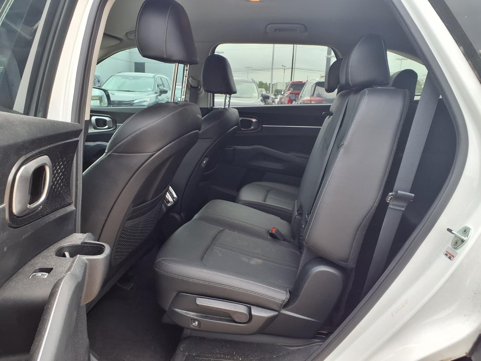 Used 2022 Glacial White Pearl Kia S image 11