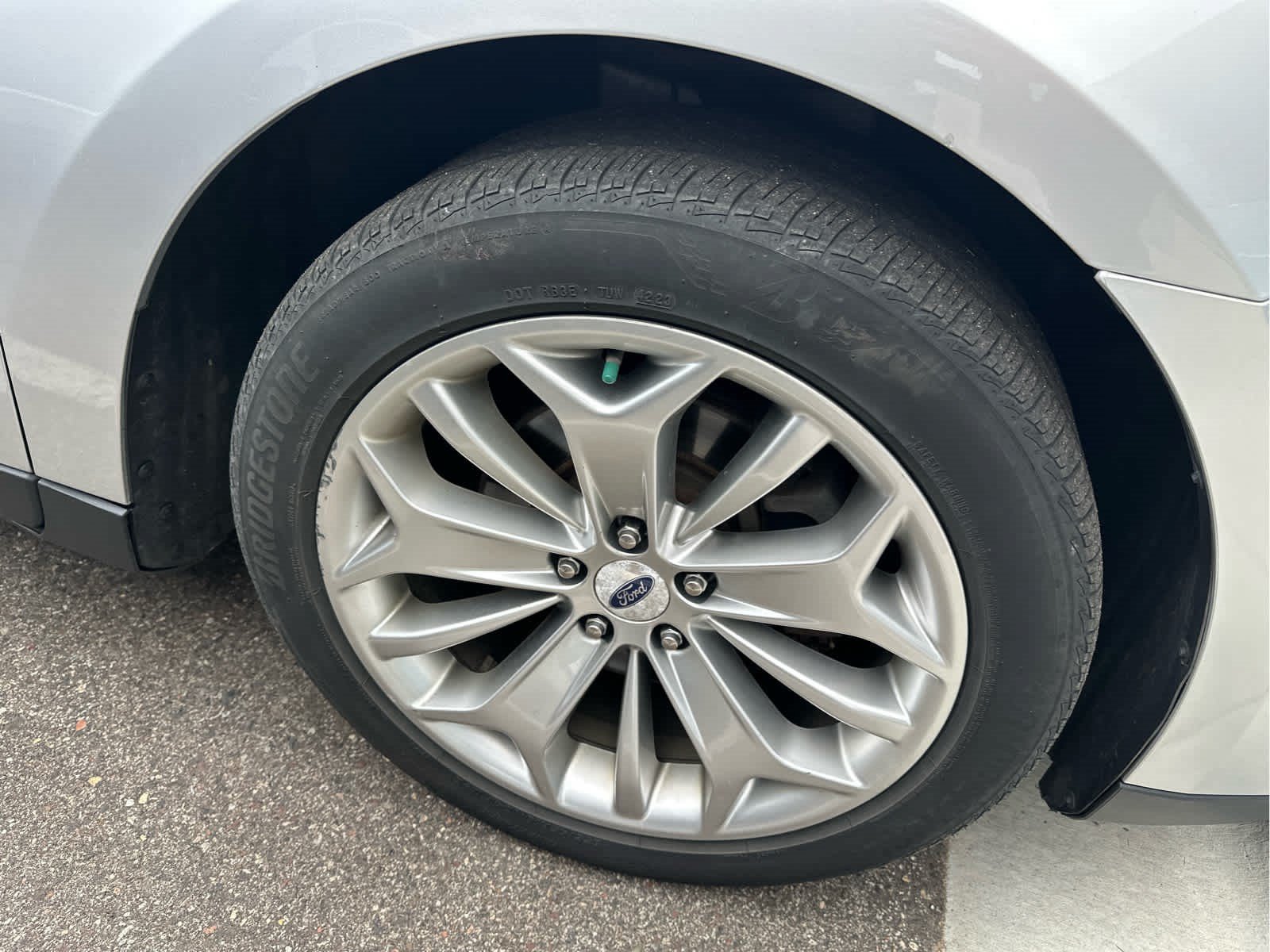 2019 Ford Taurus Limited - Photo 4