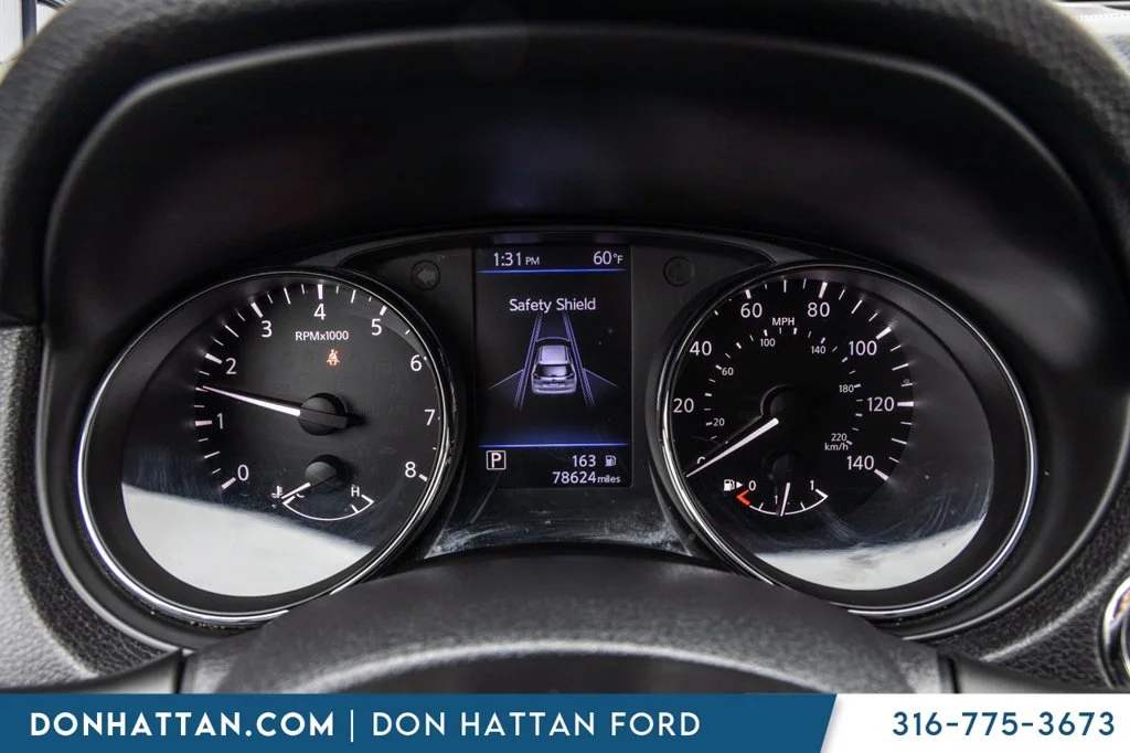Used 2018 Silver Nissan SL image 7