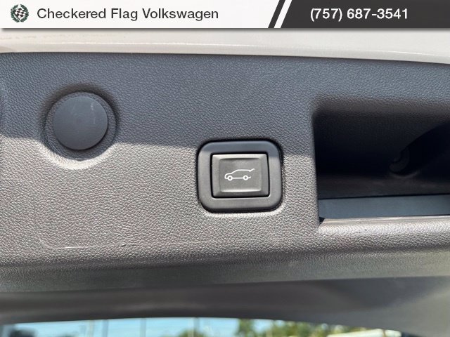 Used 2024 Summit White Chevrolet RS image 33