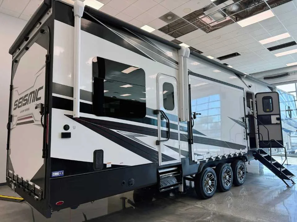 Used 2024 WHITE JAYCO  image 48