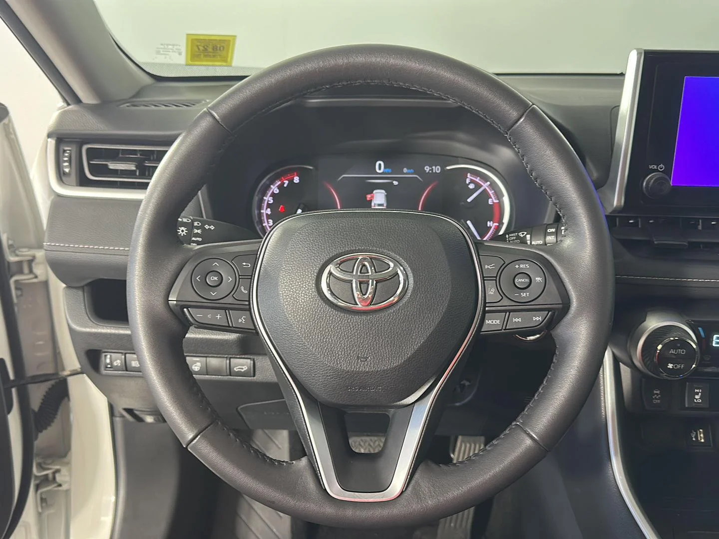 Used 2024 Ice Cap Toyota XLE image 10