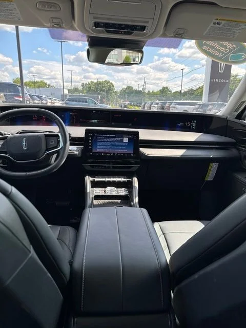 Used 2026 Red Lincoln Premiere image 20