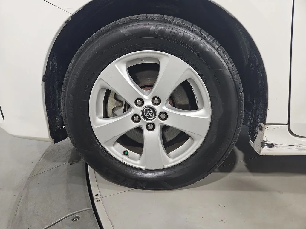 Used 2019 White Toyota LE image 26