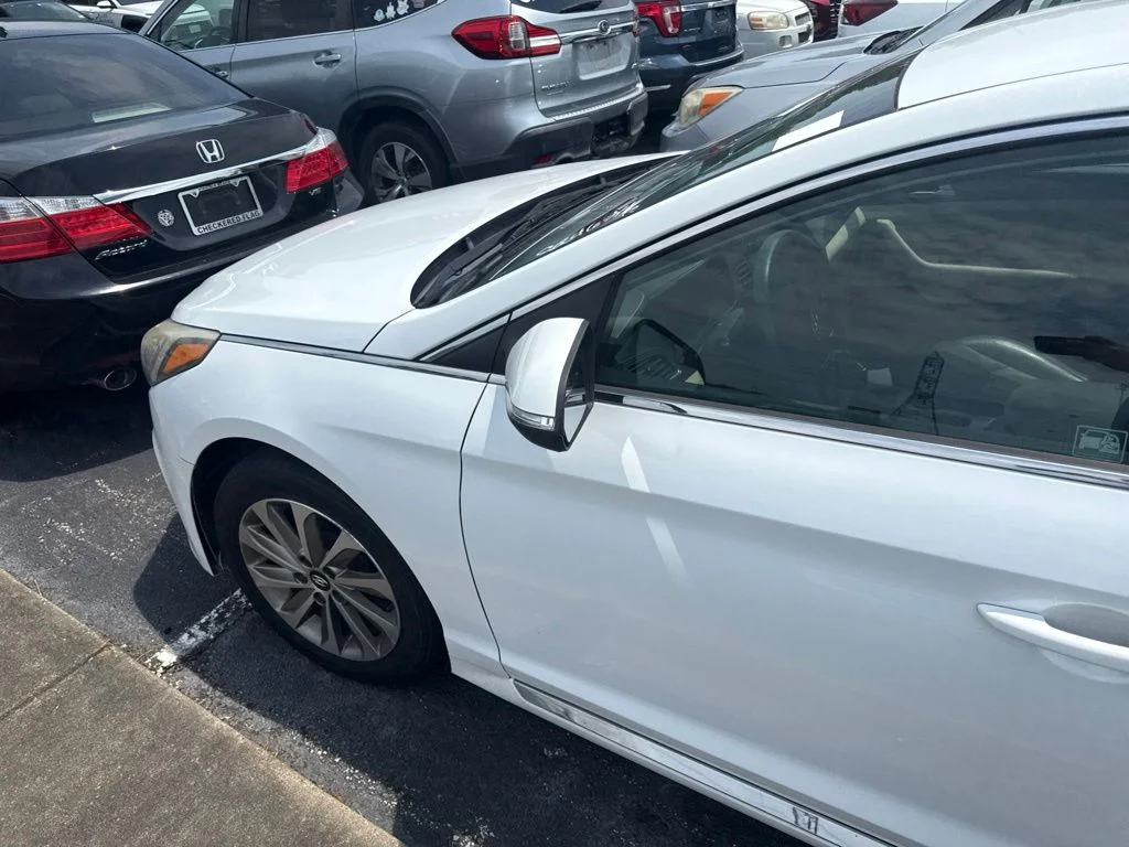 Used 2016 White Hyundai Sport image 16