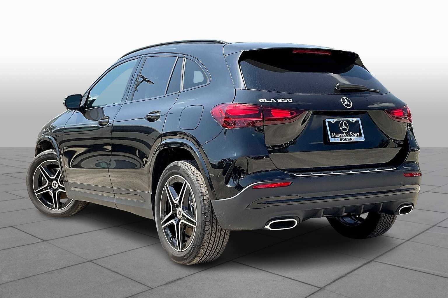 Used 2026 Cosmos Black Metallic Mercedes-Benz GLA 250 image 3