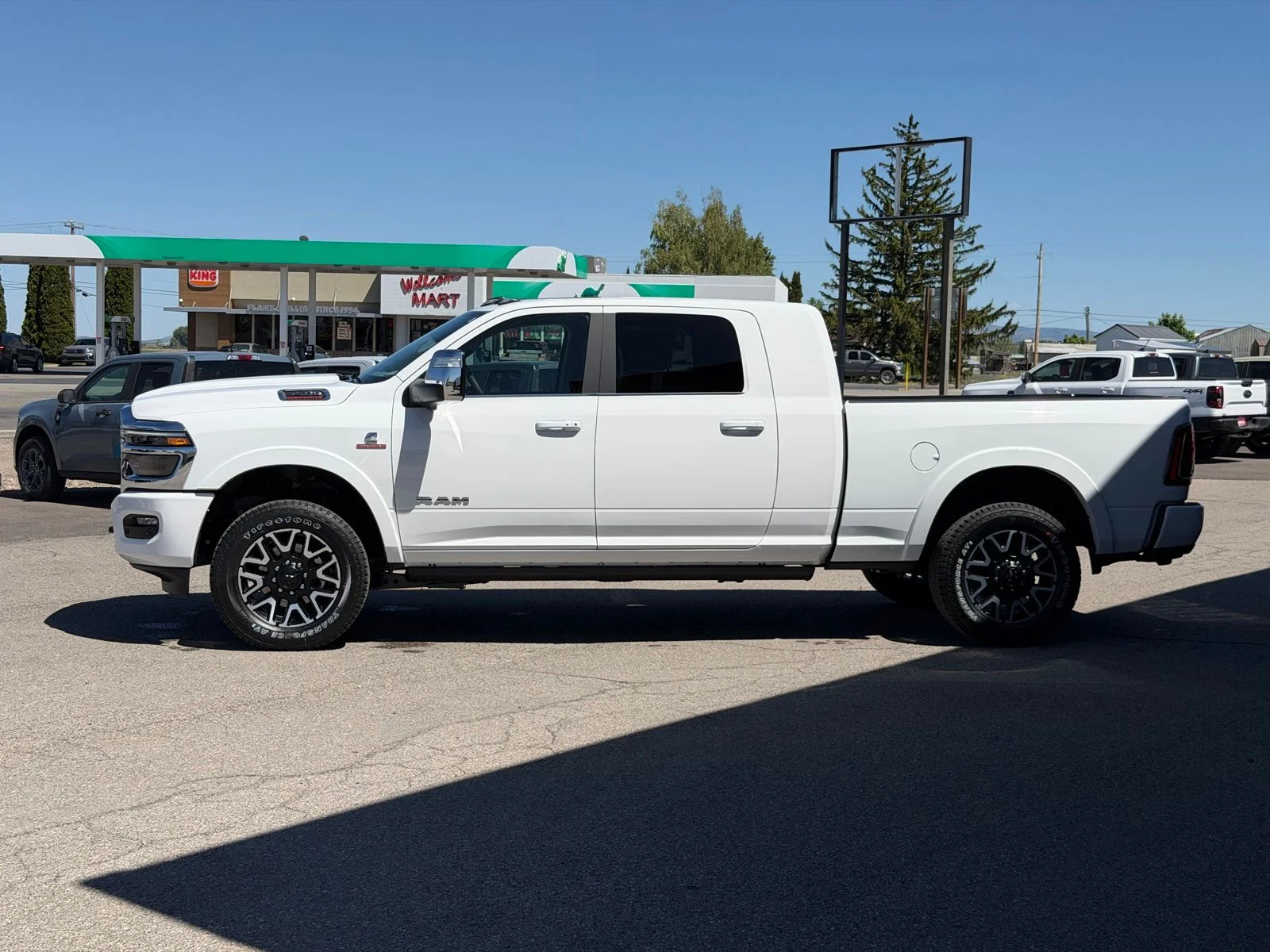 New 2026 Bright White Clear-Coat Exterior Paint RAM Limited image 10