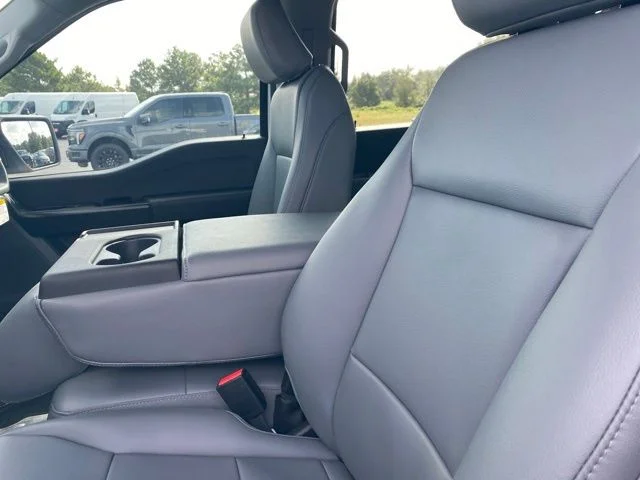 New 2026 Oxford White Ford XL image 13