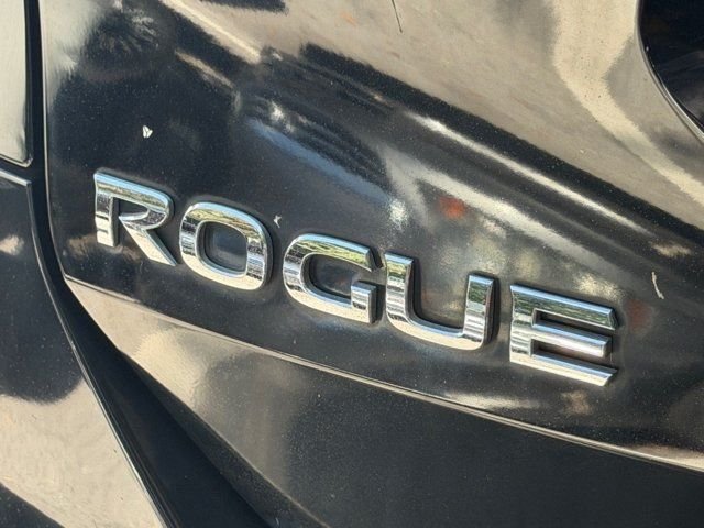 Used 2014 Black Nissan S image 8