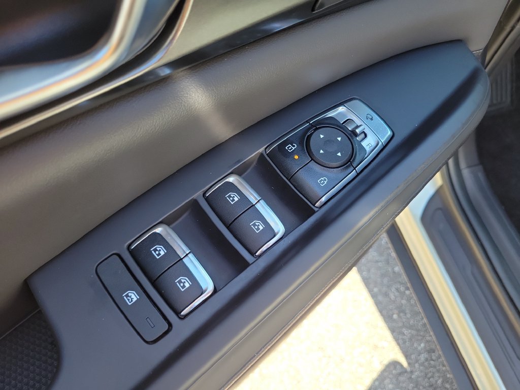 New 2026 Ivory Silver Kia SX Prestige image 22