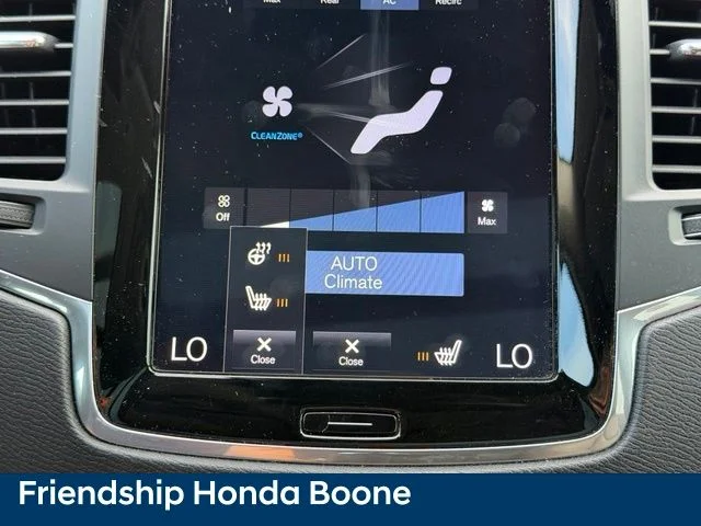Used 2019 White Volvo T6 Momentum image 26