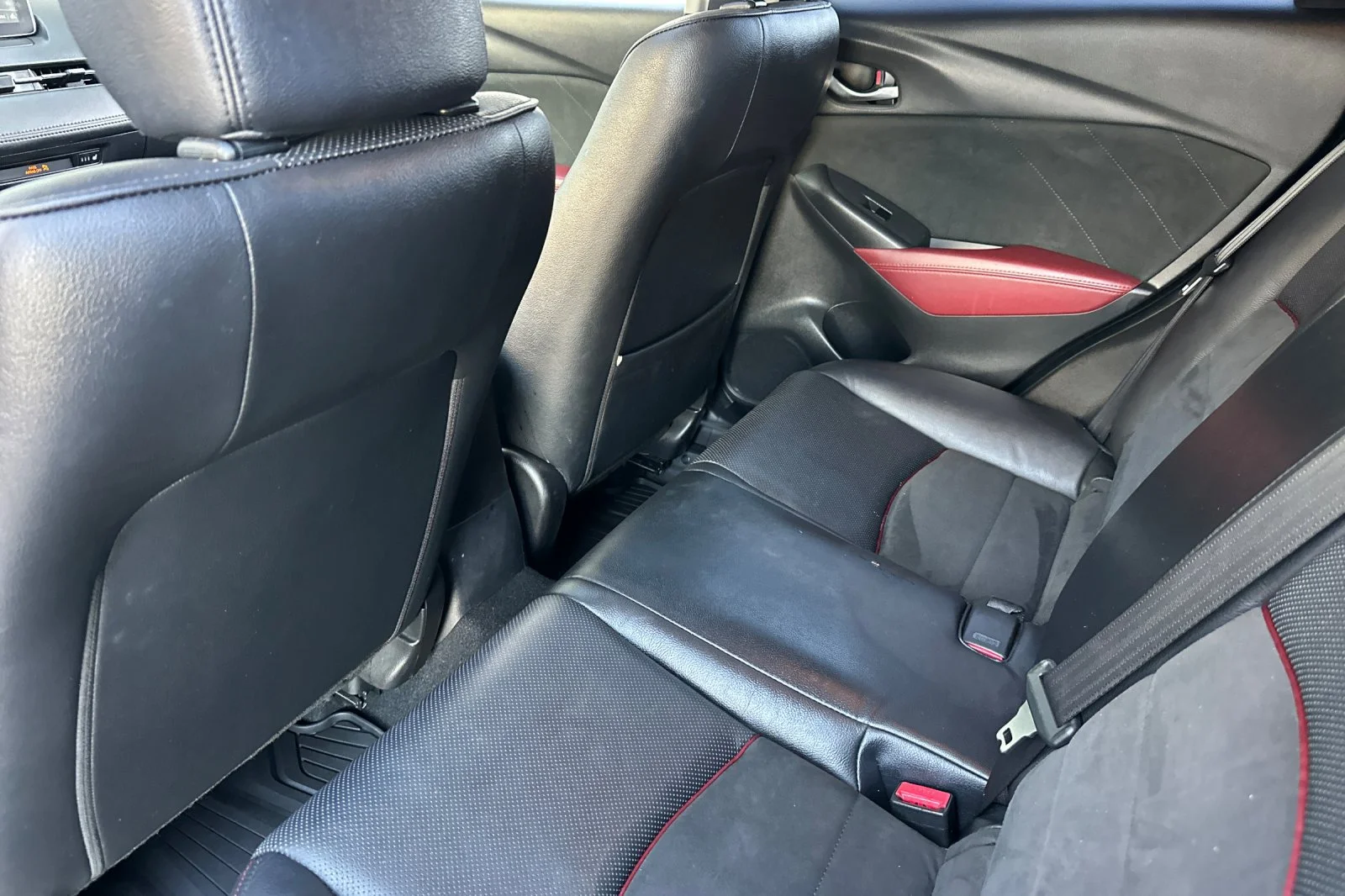 Used 2017 Silver Mazda Grand Touring image 12