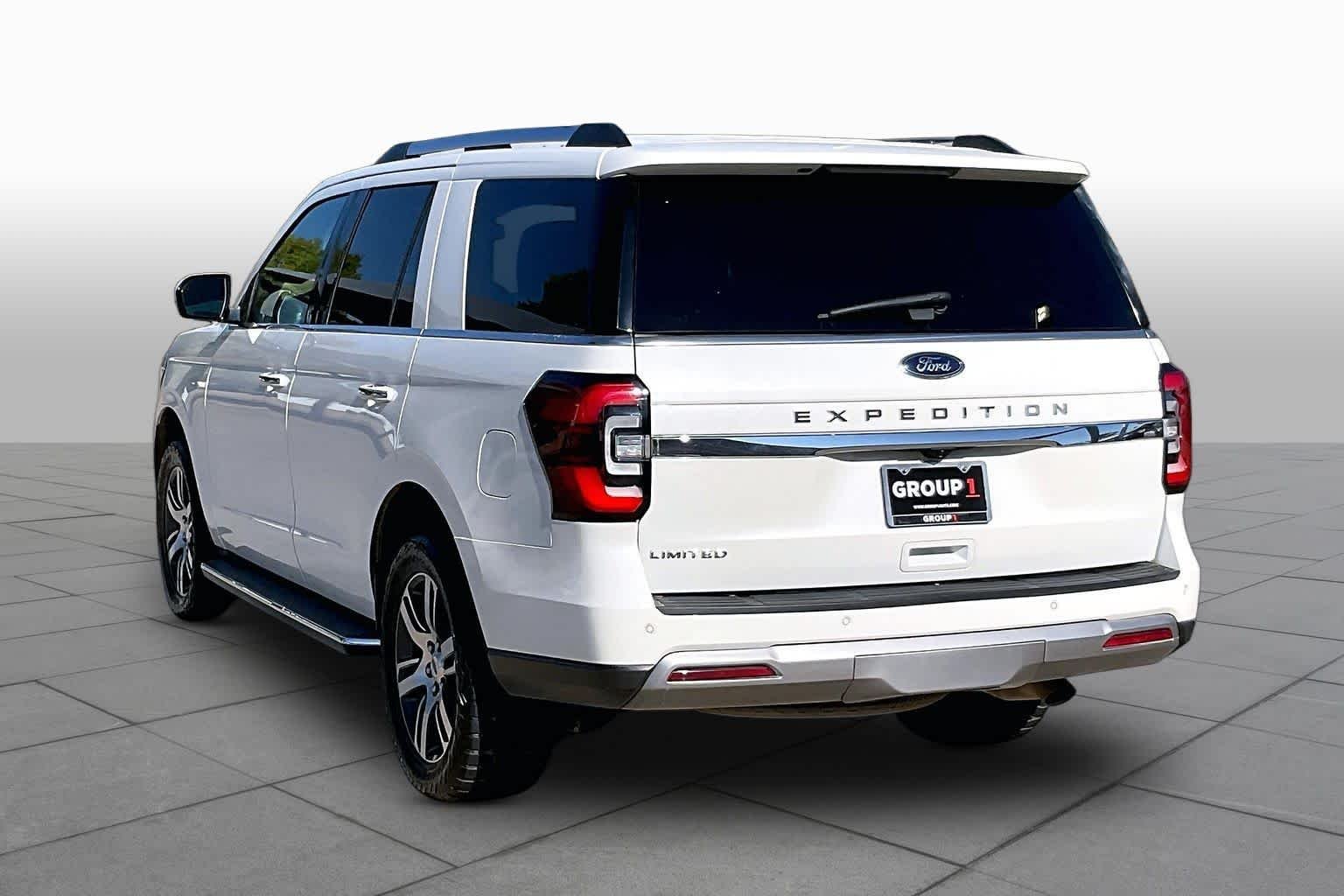 Used 2022 Star White Metallic Tri-Coat Ford Limited image 12