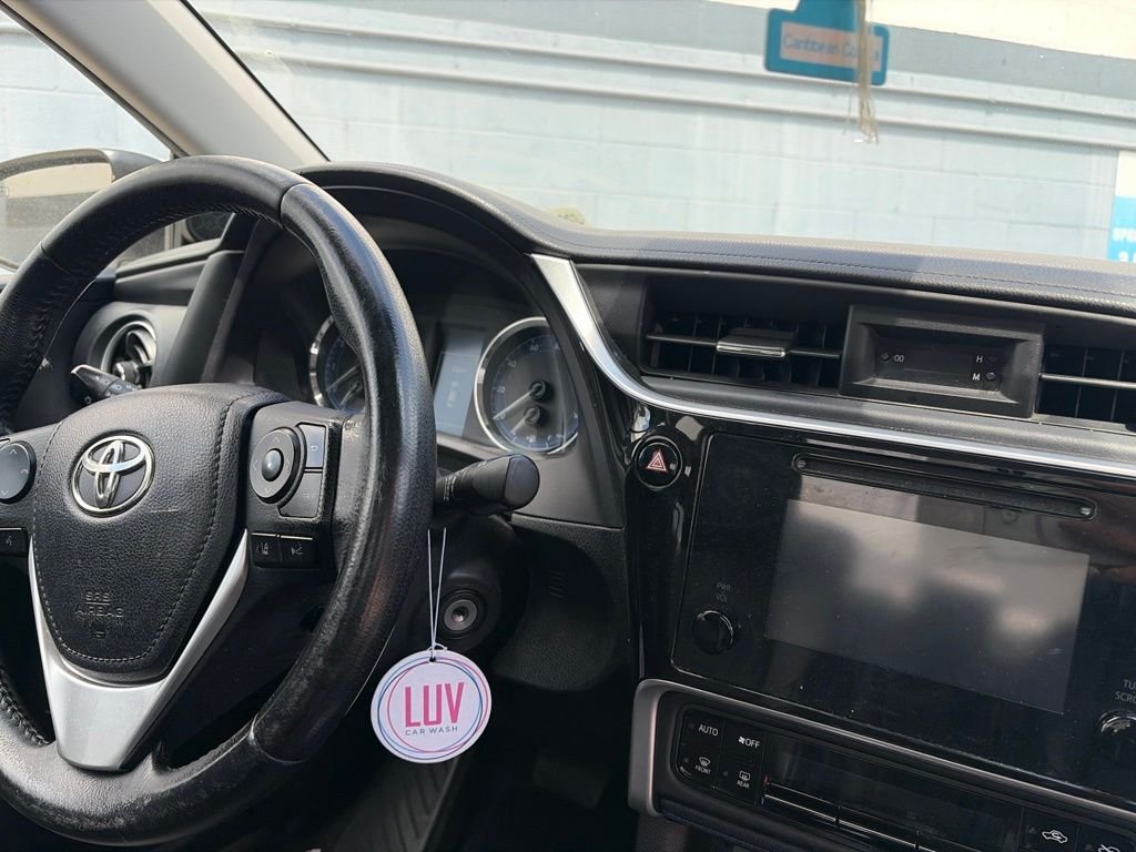 Used 2019 White Toyota SE image 16