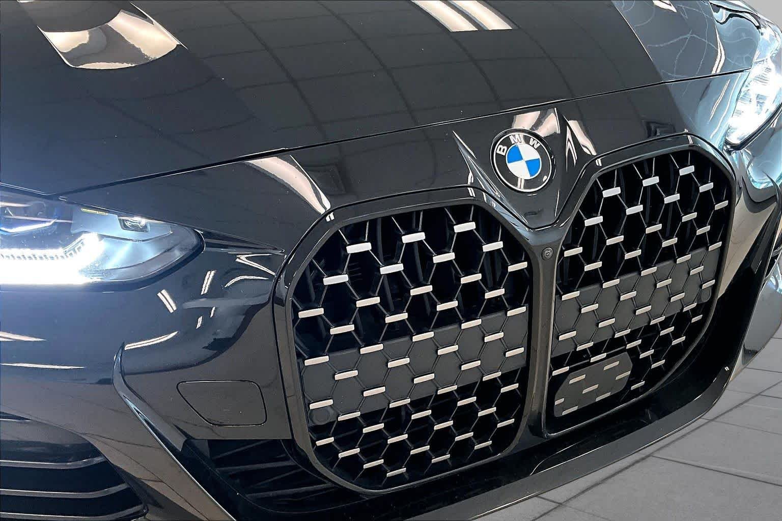 Used 2024 Black Sapphire Metallic BMW M440i image 28