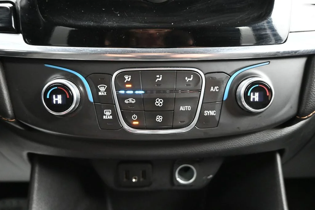 Used 2020 Gray Chevrolet LT image 18