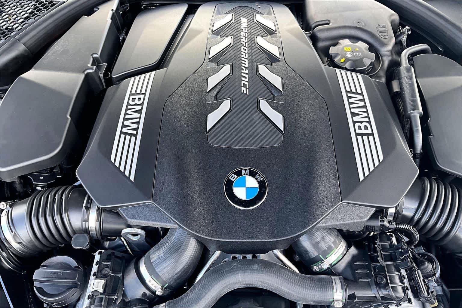 Used 2026 Frozen Pure Grey Metallic BMW M850i image 31