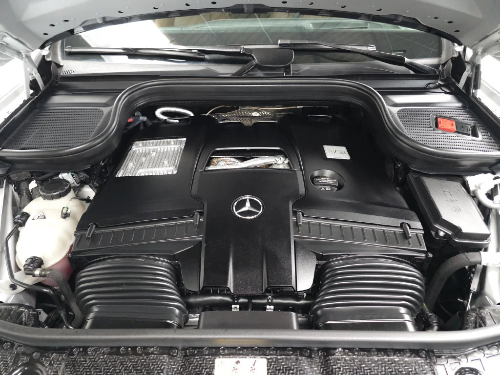 Certified Used 2024 MANUFAKTUR Alpine Gray Mercedes-Benz GLS 580 image 37