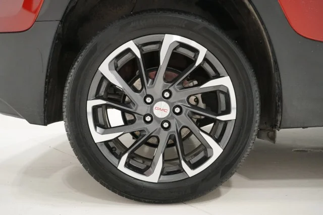 Used 2024  GMC SLT image 17