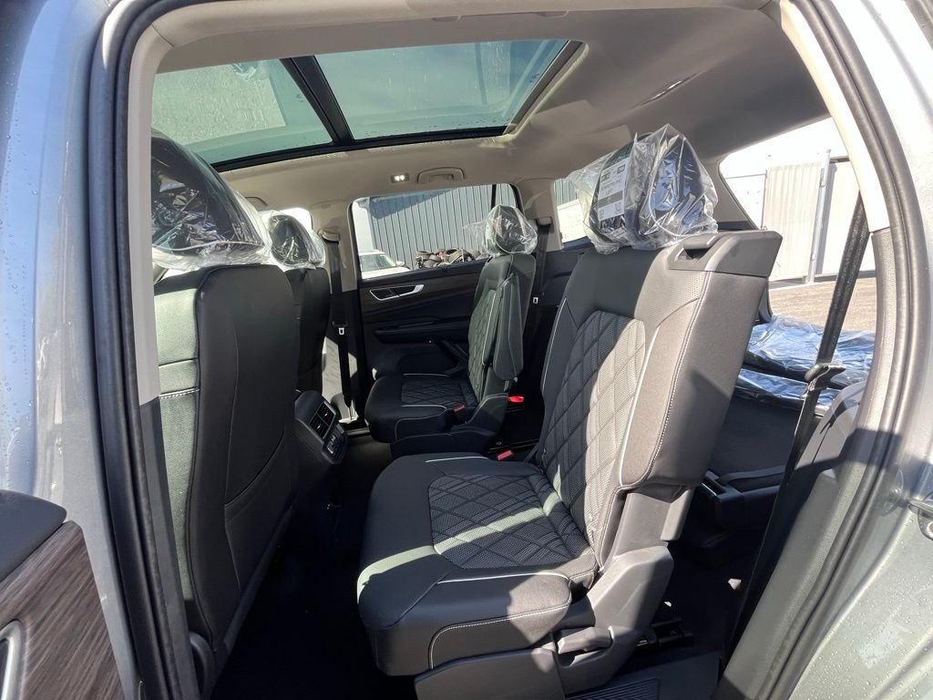 New 2026 Silver Volkswagen 2.0T SEL Premium R-Line image 15